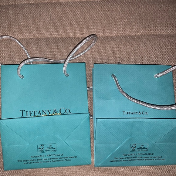 2x Tiffany & Co. Paper Gift/Shopping Bag - Picture 2 of 2